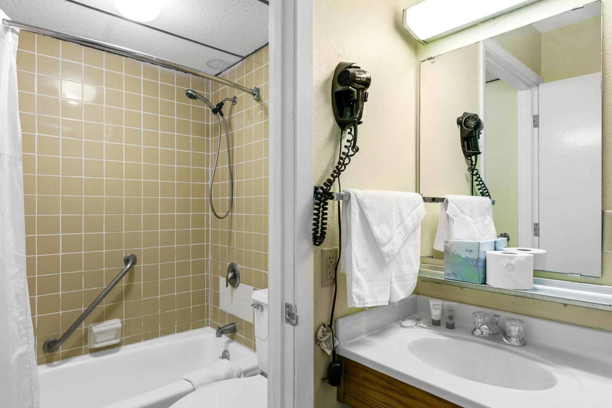Relax Inn Александрия Екстериор снимка
